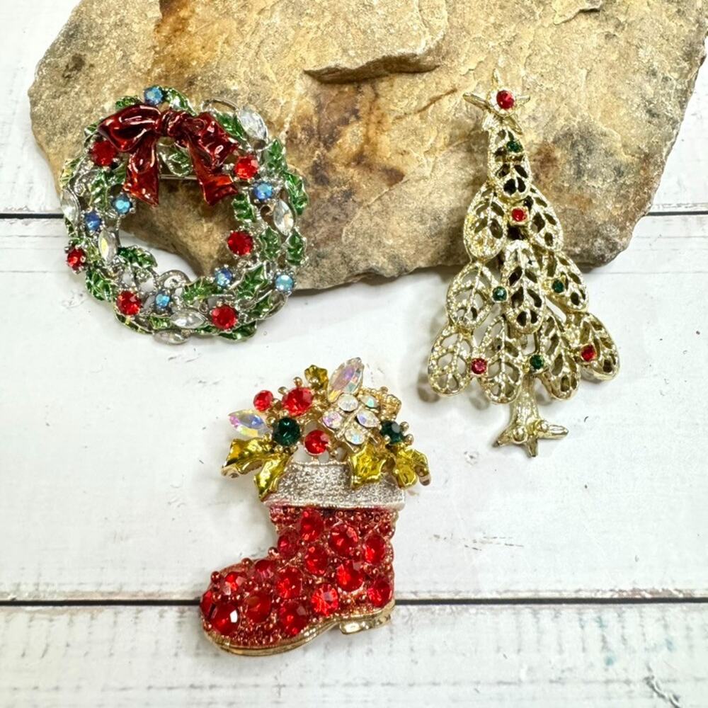 3 Pc Vintage Brooch Christmas Lot Gold Tone Rhinestone Wreath Tree Stocking Pins